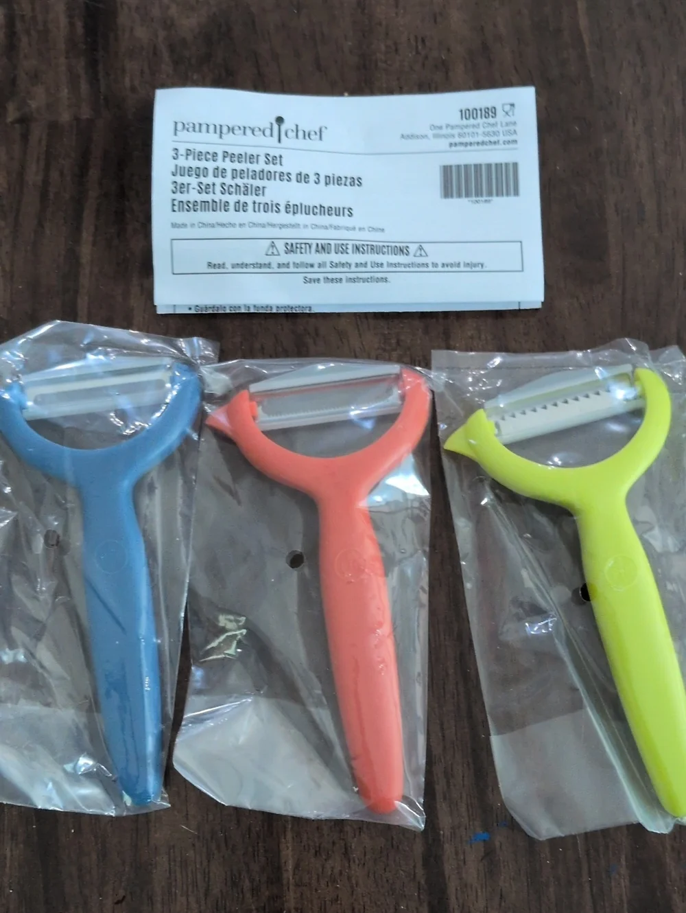 Pampered Chef 3-Piece Y-Peeler Set - Blue, Coral, Lime NWT